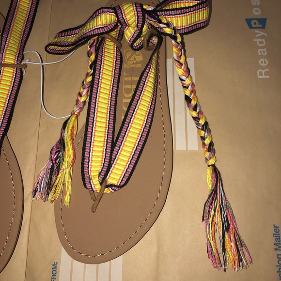 NWT SAM & LIBBY ANKLE TIE SANDALS W: TASSELS SZ 10 - Picture 3 of 6